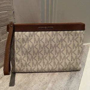 Michael Kors Wristlet